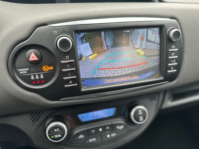 Toyota Yaris 1.5 Hybrid Active 2020 Hybride Benzine 12