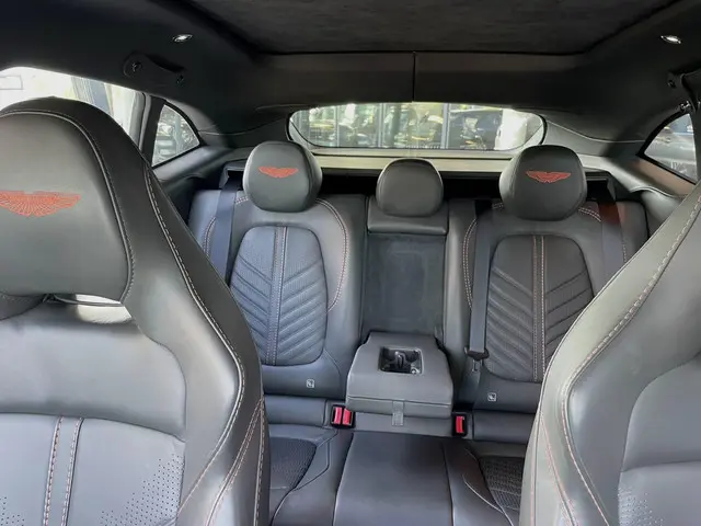 Aston Martin DBX 4.0 V8 707 2023 Benzine 6