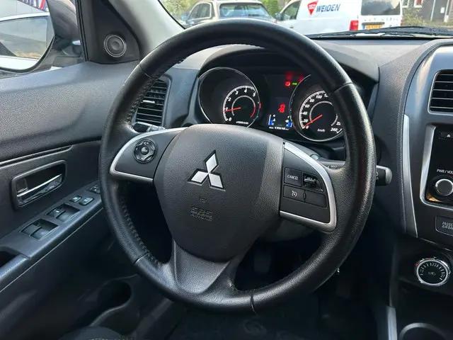 Mitsubishi ASX 1.6 ClearTec Inform 2012 Benzine 12