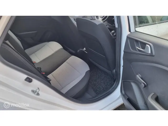 Hyundai i20 1.2 HP i-Motion Comfort 2016 Benzine 12