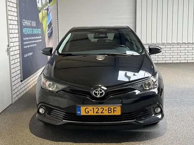 Toyota Auris 1.2T Dynamic 1300kg trekgewicht 2019 Benzine 5