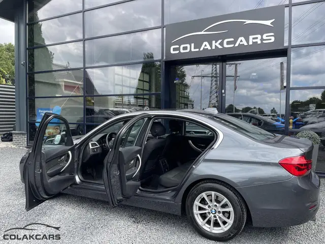 BMW 3 Serie 318i Centennial High Executive 2016 Benzine 8