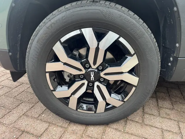 Dacia Duster 1.3 TCe 150PK EDC Journey 2024 Benzine 9