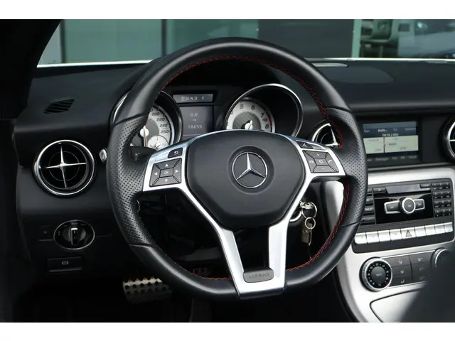 Mercedes-Benz SLK 200 2015 Benzine 29
