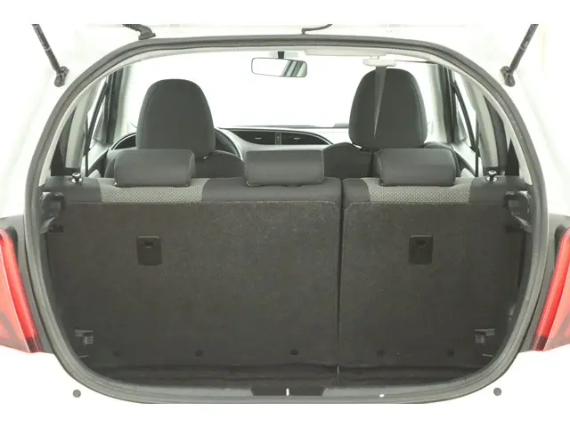 Toyota Yaris 1.5 Hybrid Aspiration 2015 Hybride Benzine 24