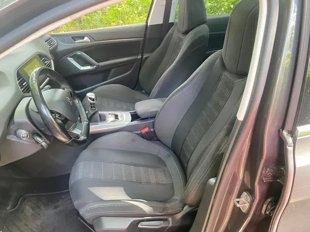 Peugeot 308 SW 1.2 PureTech Allure 2017 Benzine 6