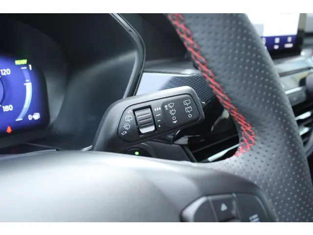 Ford Kuga 2.5 PHEV ST-Line 2024 Hybride Benzine 24