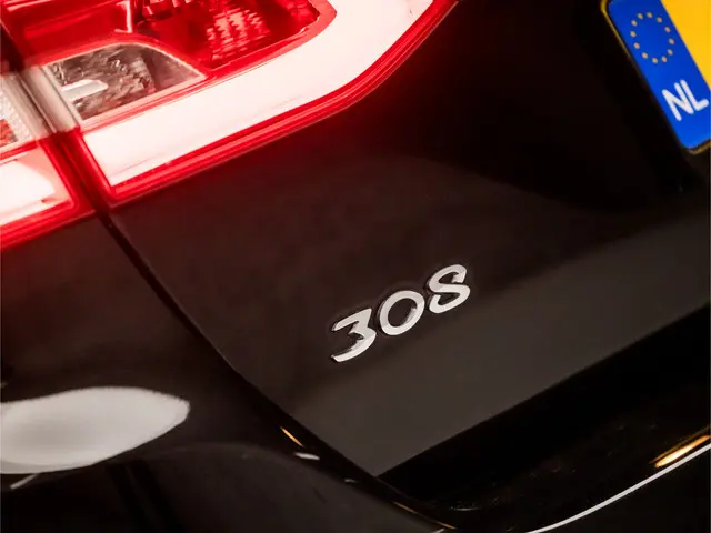Peugeot 308 SW 1.2 PureTech Sport 2020 Benzine 27