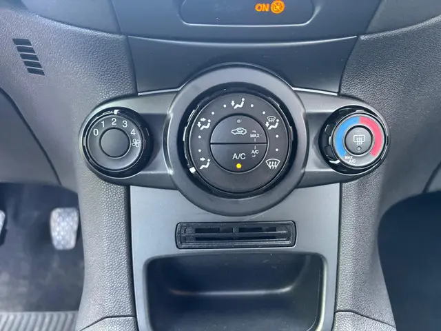 Ford Fiesta 1.0 EcoBoost Titanium 2013 Benzine 25