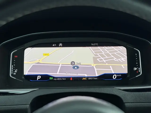 Volkswagen Arteon 2.0 TSI R-Line 2019 Benzine 32