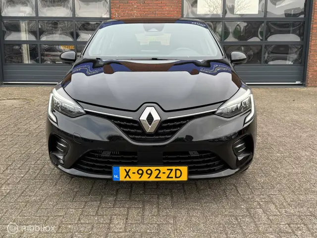 Renault Clio 1.3 TCe Intens automaat 2020 Benzine 6