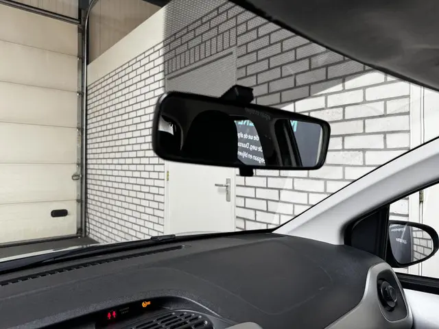 Toyota Aygo 1.0 VVT-i x-play automaat 2017 Benzine 30