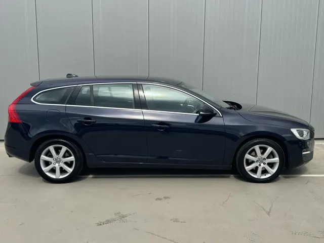 Volvo V60 1.5 T3 Nordic+|Navi|NL-Auto|Geartronic 2016 Benzine 33