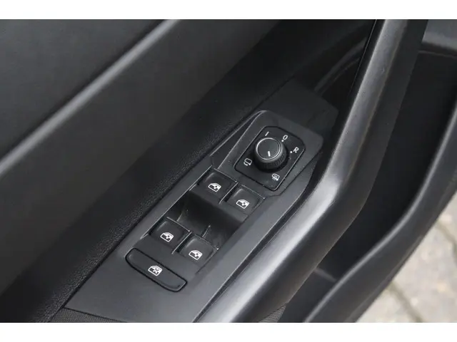 Volkswagen Polo 1.0 TSI DSG Navigatie 2021 Benzine 18