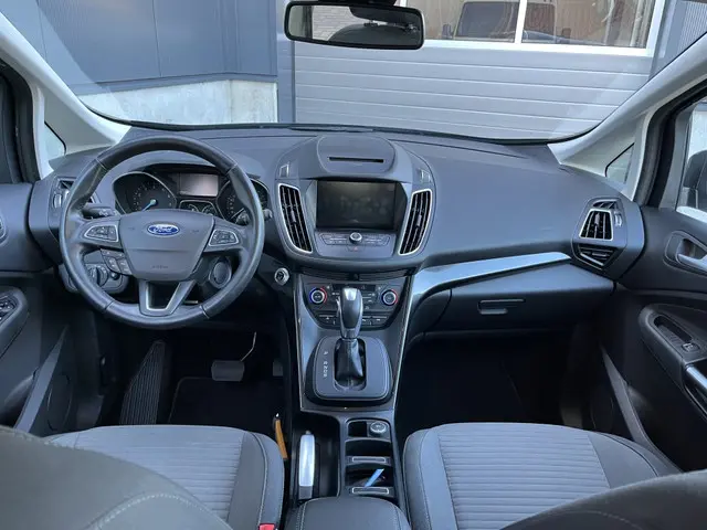 Ford C-MAX 1.5 Titanium 2015 Benzine 23