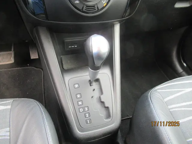 Kia Venga 1.6 CVVT Super Pack 2013 Benzine 13