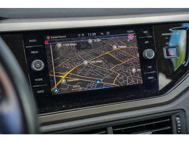 Volkswagen Polo 1.0 TSI Comfortline 2021 Benzine 17