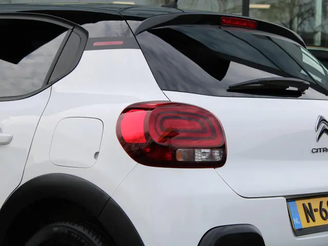 Citroën C3 1.2 PureTech C-Series 2021 Benzine 21