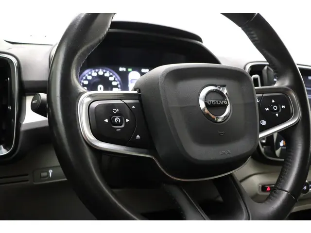 Volvo XC40 2.0 T4 Momentum 2019 Benzine 31