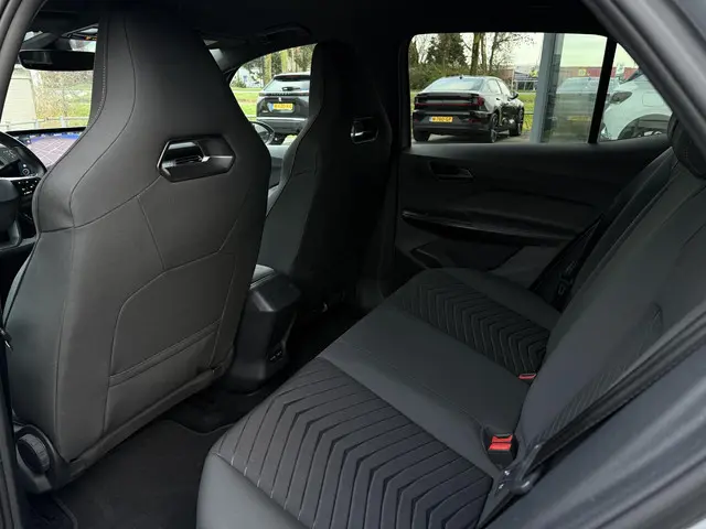 CUPRA Born Business 62 kWh 2022 Elektrisch 16