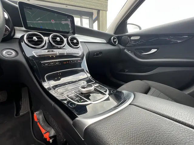 Mercedes-Benz C-Klasse Business Solution 2019 Benzine 8