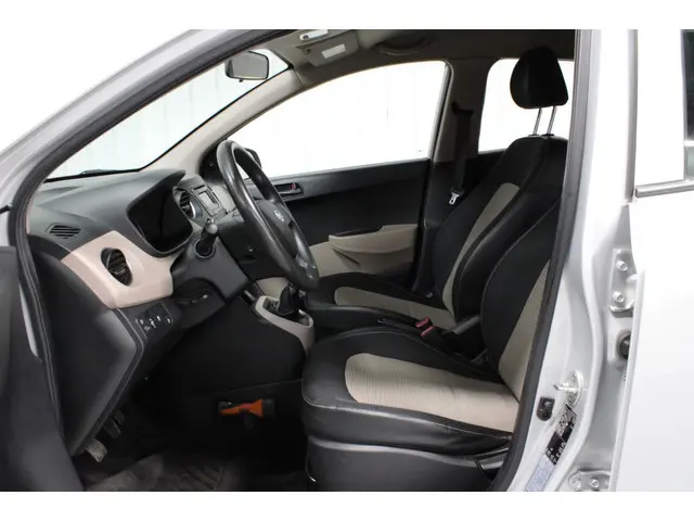 Hyundai i10 1.0i i-Drive 2015 Benzine 13