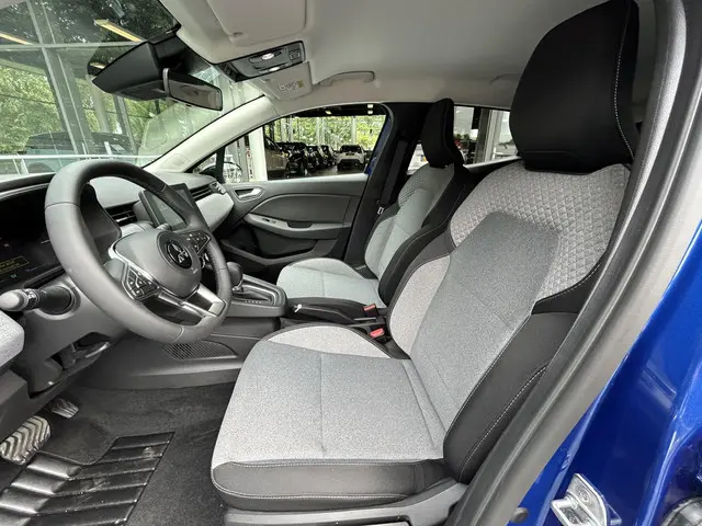 Mitsubishi Colt 1.6 HEV Intense 2025 Hybride Benzine 7