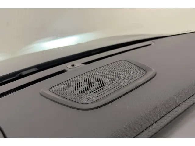 Citroën C4 Hybrid 145pk Plus 2025 Hybride Benzine 32