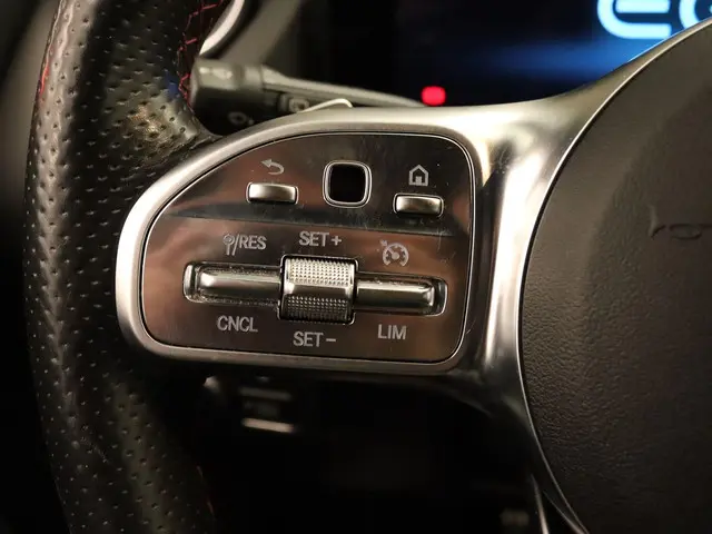 Mercedes-Benz GLA 250 e Style 2020 Hybride Benzine 35