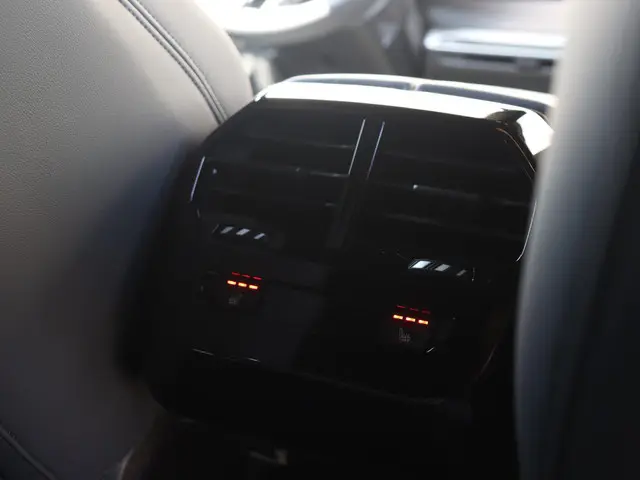 BMW iX xDrive45 2026 Elektrisch 33