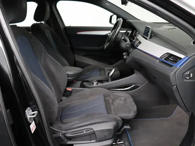 BMW X2 sDrive18i High Executive 2019 Benzine 28
