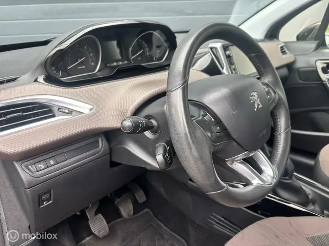 Peugeot 2008 1.6 e-HDi Blue Lease Executive 2014 Diesel 11