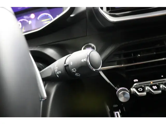 Peugeot 2008 1.2 Hybrid 136 GT 2024 Hybride Benzine 21