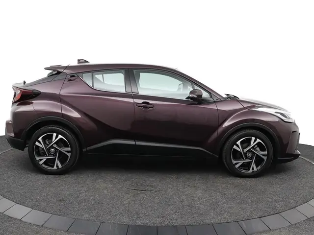 Toyota C-HR 1.8 Hybrid Dynamic 2023 Hybride Benzine 12