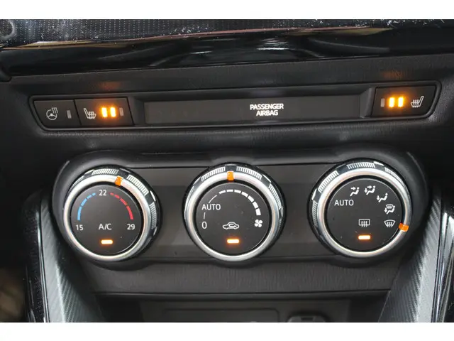 Mazda 2 1.5 e-SkyActiv-G 90 Exclusive-Line 2024 Benzine 21