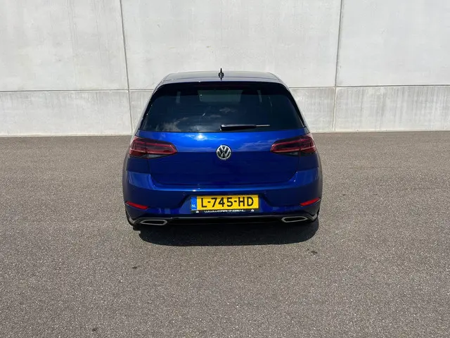 Volkswagen Golf 1.5 TSI Highline Business R 2018 Benzine 13