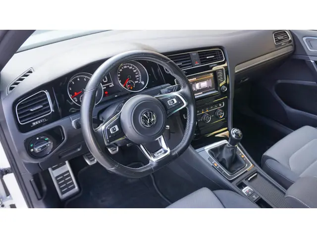 Volkswagen Golf 1.4 TSI 122pk 2x R-line 2014 Benzine 9