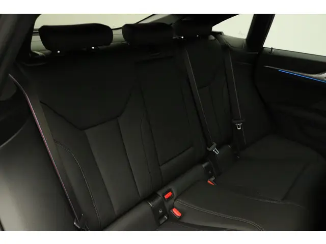 BMW i4 eDrive35 2025 Elektrisch 36