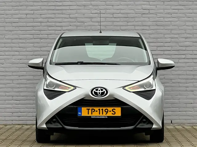 Toyota Aygo 1.0 VVT-i x-play 5-deurs 2018 Benzine 5