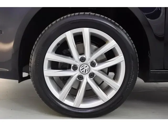 Volkswagen Caddy 1.4 TSi 125pk DSG Highline 2018 Benzine 6
