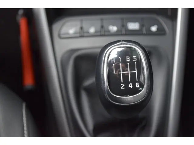 Kia Stonic 1.0 T-GDi MHEV GT-Line 2021 Hybride Benzine 19