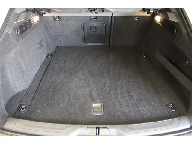 Maserati Levante 2.0 Hybrid Executive 2022 Benzine 16