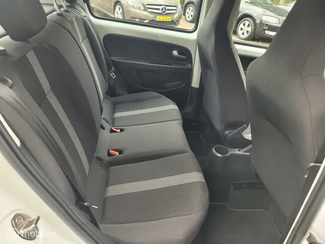 Volkswagen up! 1.0 BMT high up! clima,lm. 2019 Benzine 18