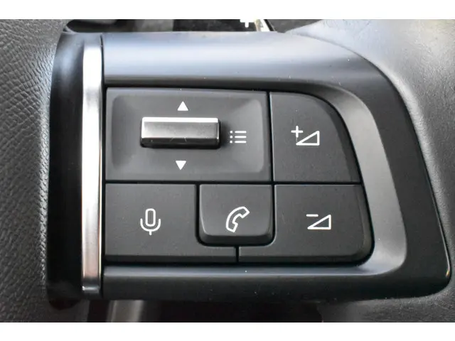 Citroën C4 Puretech EAT8 Shine 2021 Benzine 16