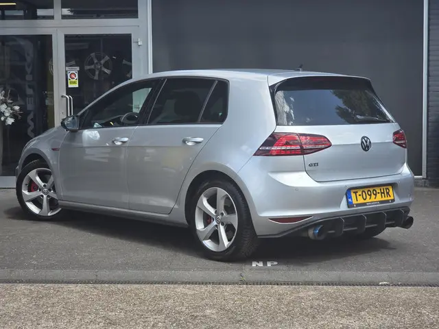 Volkswagen Golf 2.0 TSI GTI 2015 Benzine 3