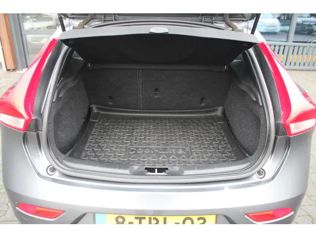 Volvo V40 1.6 T2|Trekhaak|Cruisecontrol|Airco 2014 Benzine 18