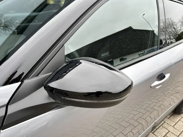 Peugeot 2008 1.2 Turbo 130 PK GT 2024 Benzine 42