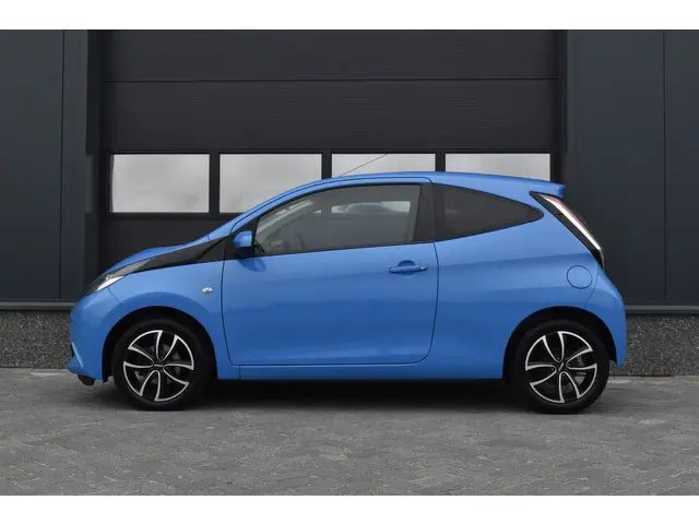 Toyota Aygo 1.0 VVT-i x-play 2016 Benzine 3