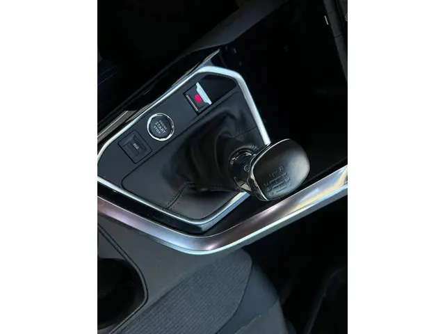 Peugeot 5008 1.2 PureTech Allure 2024 Benzine 22