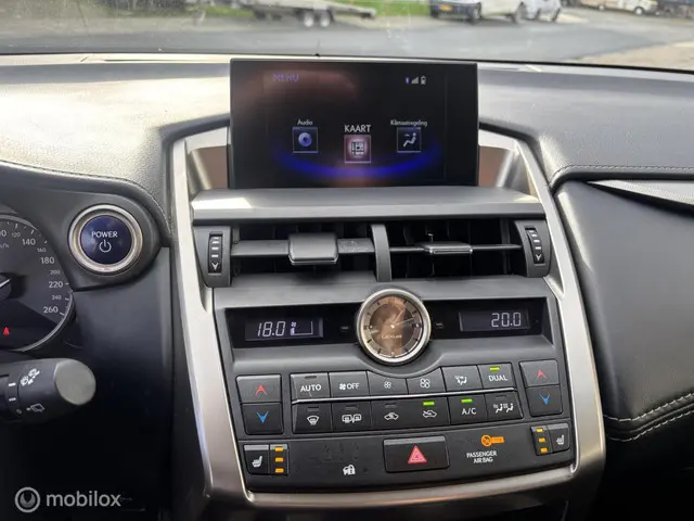 Lexus NX 300h AWD Luxury Line 2017 Hybride Benzine 10